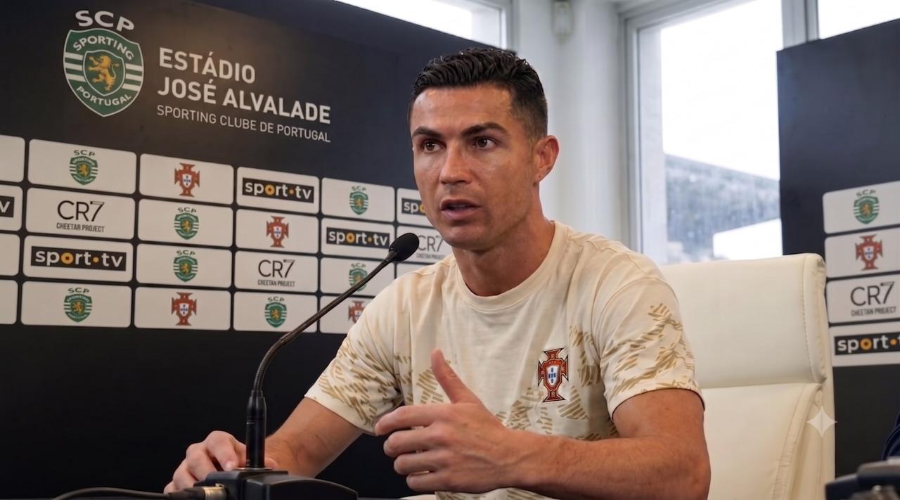 Ronaldo em primeiro plano durante a entrevista